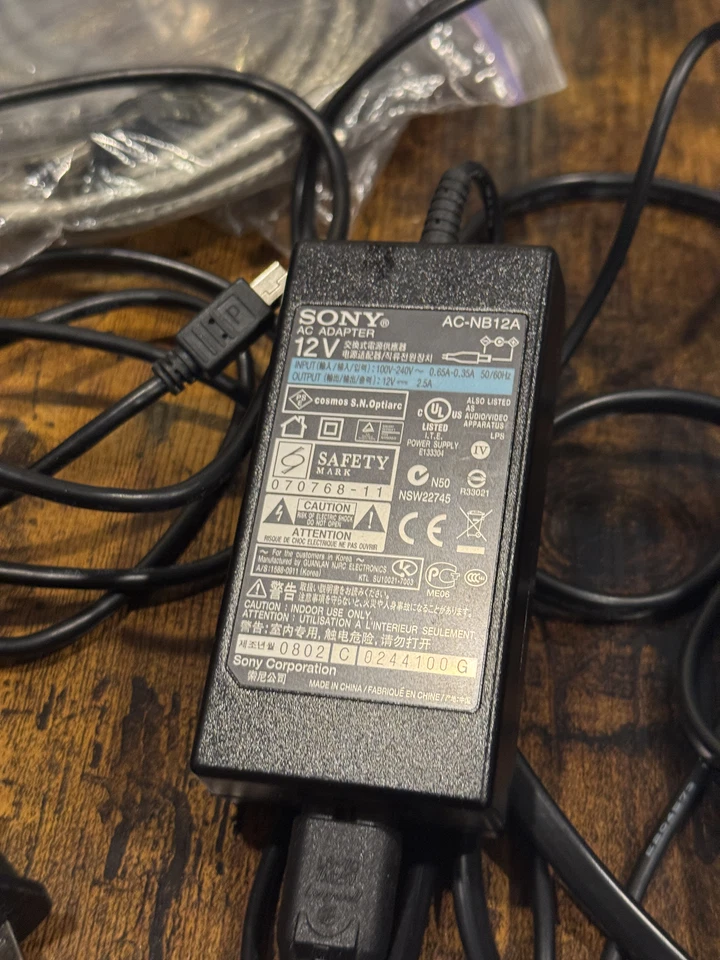 Grabadora de DVD Sony DVDirect VRD-MC5 (2,5 pulgadas) - blanca con manual y cables Foto 4 de 4