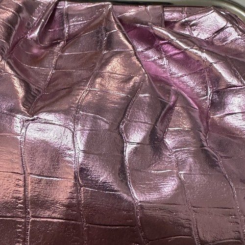 Pochette rosa con blocco bacio oversize nuova con etichetta Pier One lucida metallizzata Barbie Fun 5x9" - Foto 4 di 4
