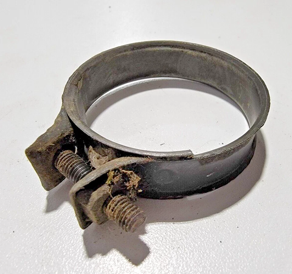 Soporte colector carburador abrazadera banda 1975-1976 Kawasaki KT250 Trials 250 Foto 3 de 4