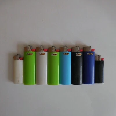 8 briquets gaz classique jetable BIC fumeur vintage made in France Espagne N4660 - Photo 1/4