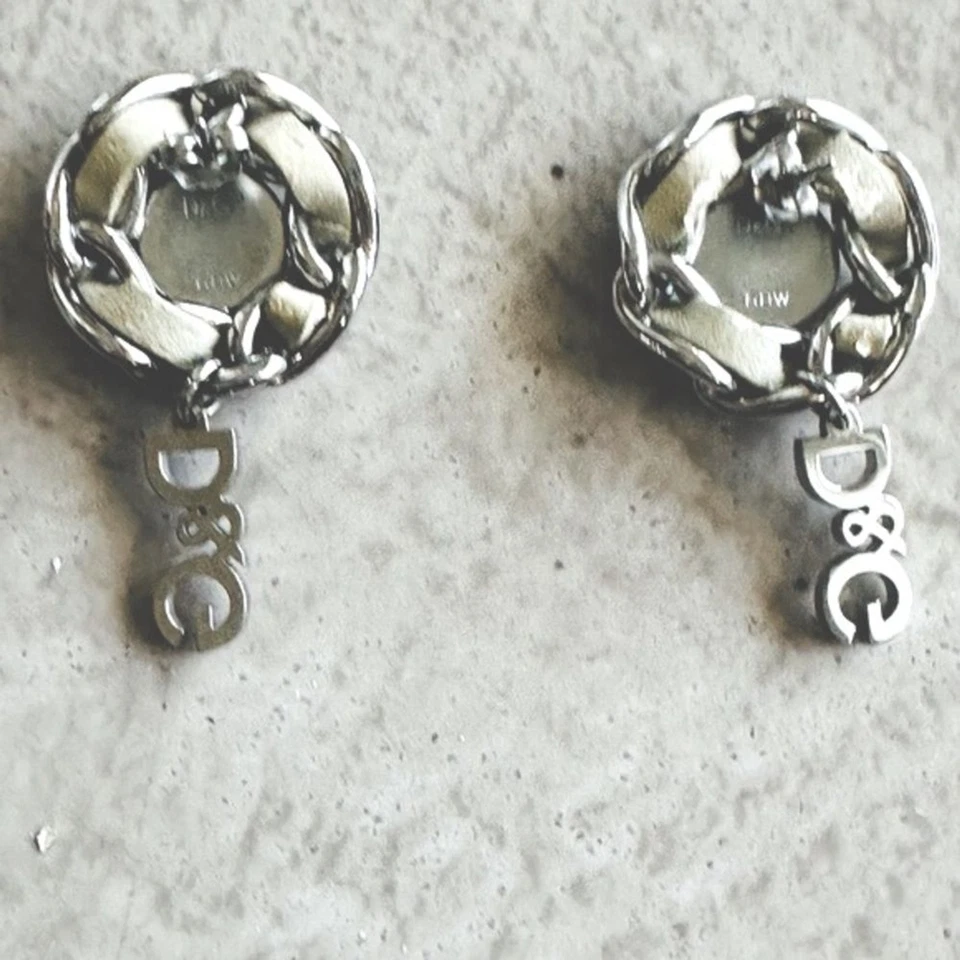 Dolce & Gabbana de colección. Pendientes colgantes tono plata logotipo roseta cristal estrás Foto 2 de 4