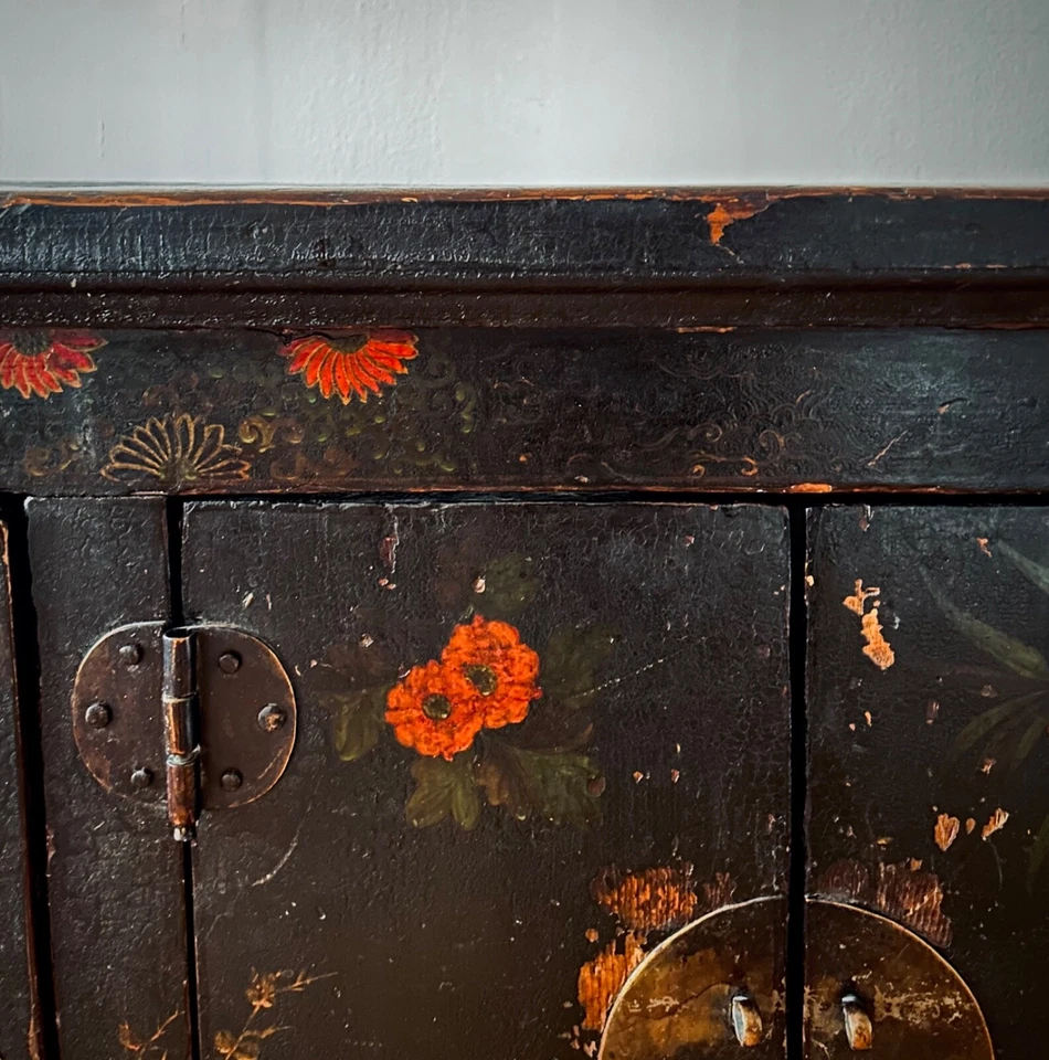 Aparador Shanxi siglo XIX | Antiguo lacado y tallado a mano Foto 4 de 4