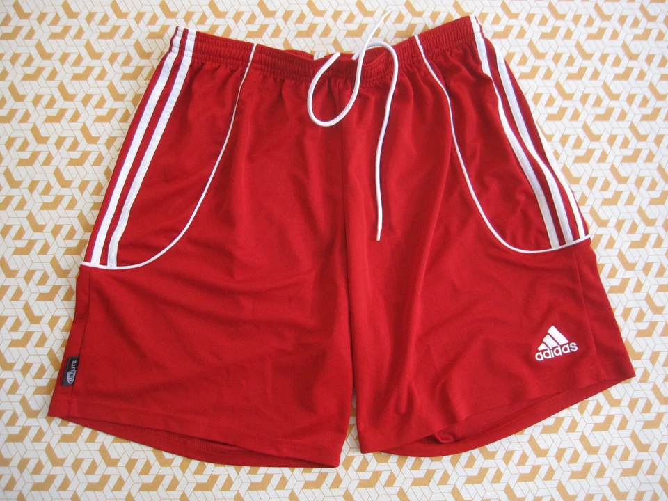 Short Adidas Football année 2012 Rouge Polyester 90'S vintage Homme - XL - Photo 1/4