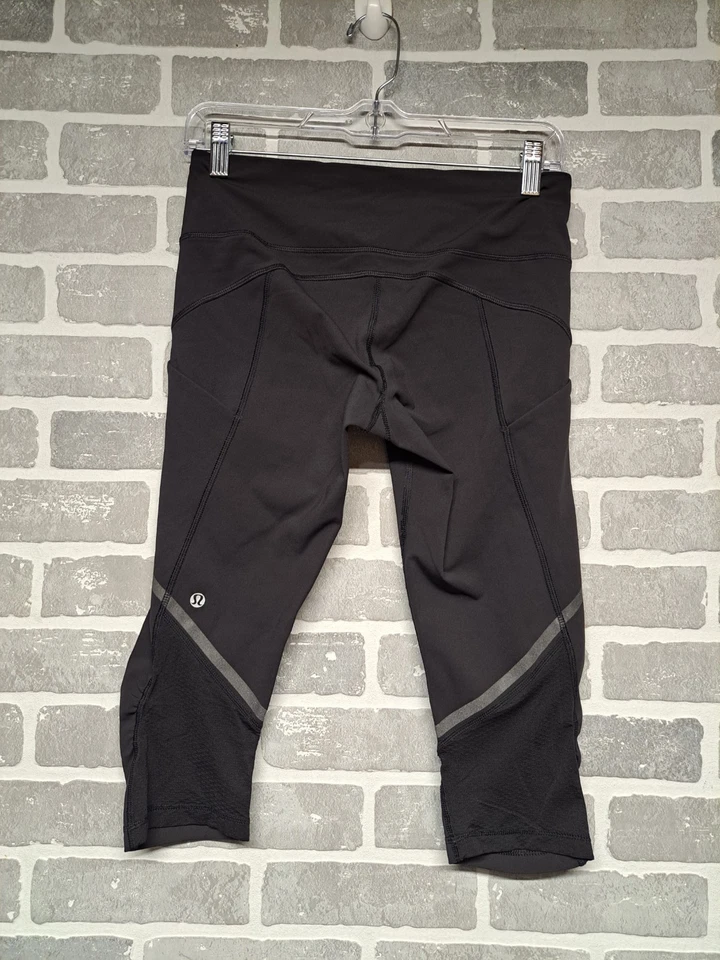 Lululemon Womens Black Crop Pull On Capri Legging Pants Size 6 - Image 3 of 4