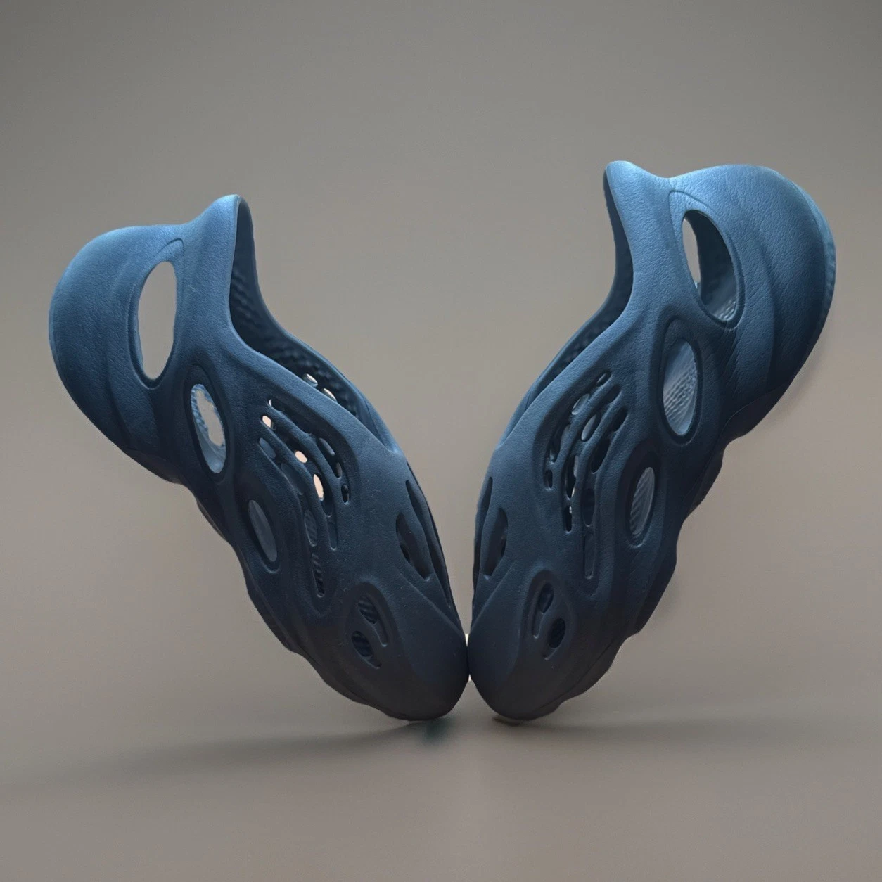 Taglia 11 Adidas Yeezy Foam Runner Stone Sage