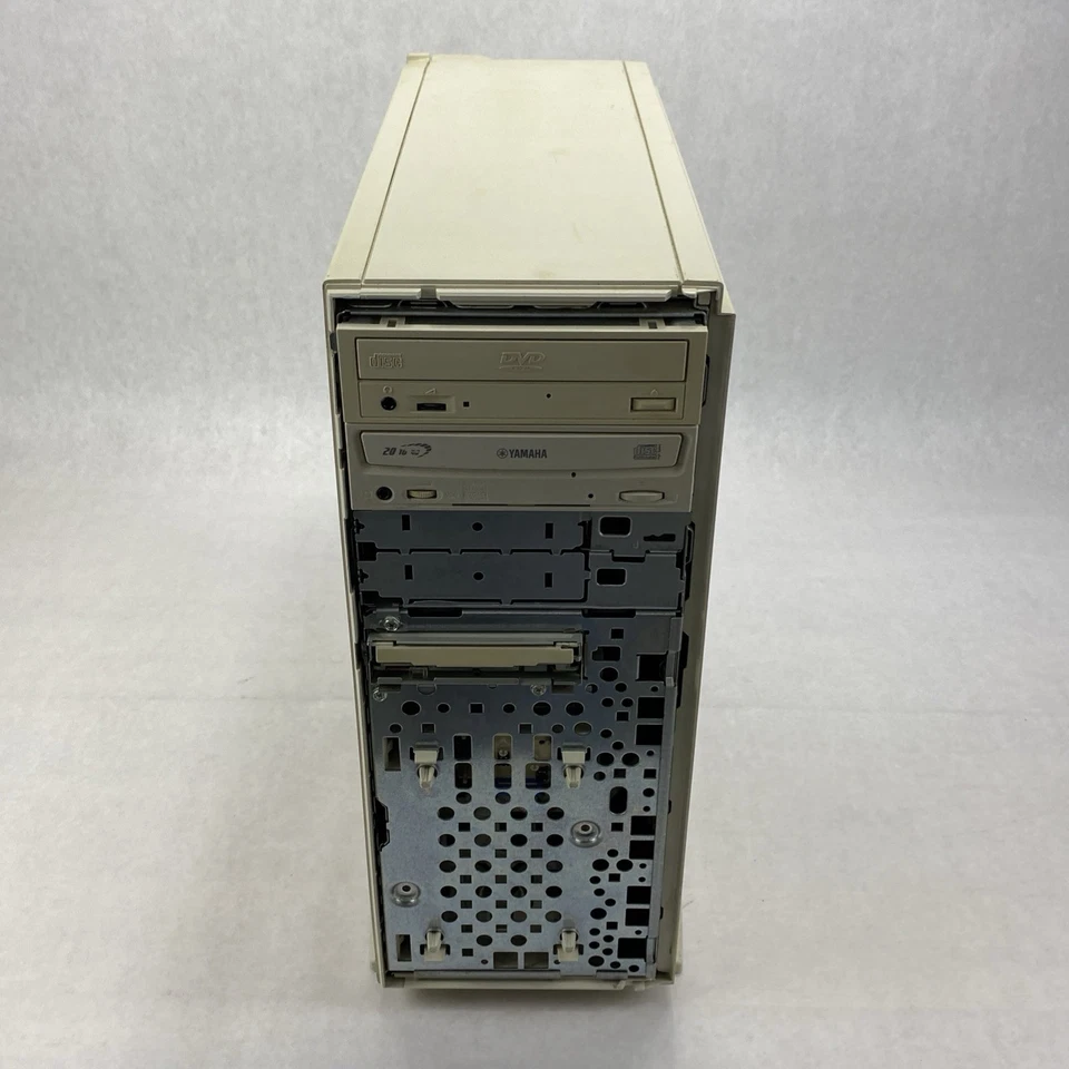 Dell Dimension XPS T700r MT Pentium III 700MHz 768MB RAM No HDD No OS - Image 3 of 4