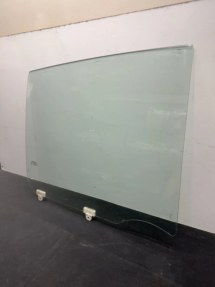 Nissan Versa 2007-2012 4d ventana puerta de cristal paso derecho trasero 43R004528 Foto 2 de 4