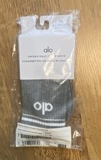 NWT Alo Yoga Unisex Athletic Half Crew Throwback Sock Size Medium