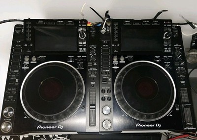 2 x Pioneer DJ CDJ-2000 NXS 2  + Dj Pult  von Glorious 