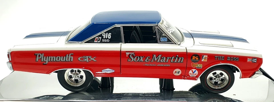Highway 61 1/18 Scale 50026 - 1967 Plymouth Superstock 440 GTX Sox & Martin - Image 4 of 4