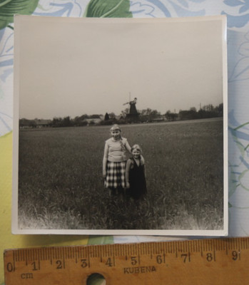 Foto 1964 Windmühle Mädchen girl woman Windmill Mühle AU