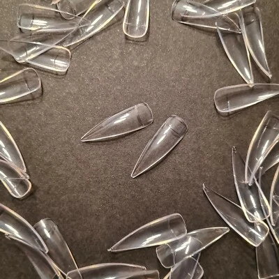 LAURA ARLETTA NAILS 100 Stück Stiletto - Tips Lang, Transparent-Klar mit C-Kurve, Super Qualität!!!