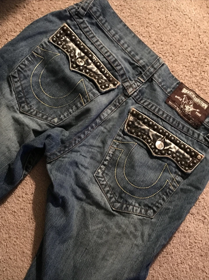 True Religion Ricky 34 Studs Leather Pocket Designer Premium Blue Jean Short Men