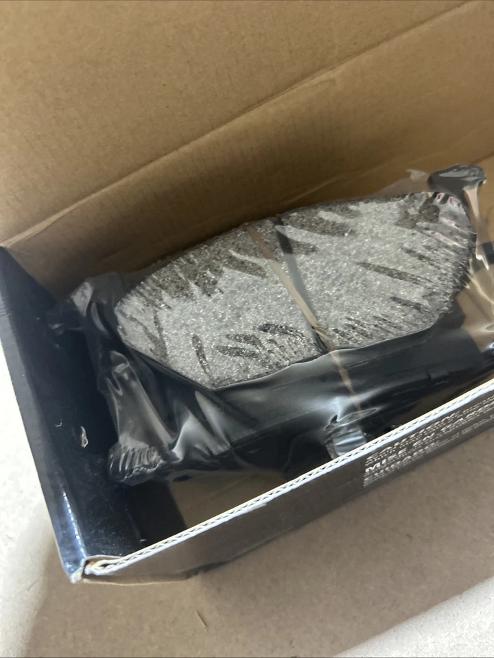 Disc Brake Pad Set-Pads Auto Extra AXMD768 - Image 4 of 4