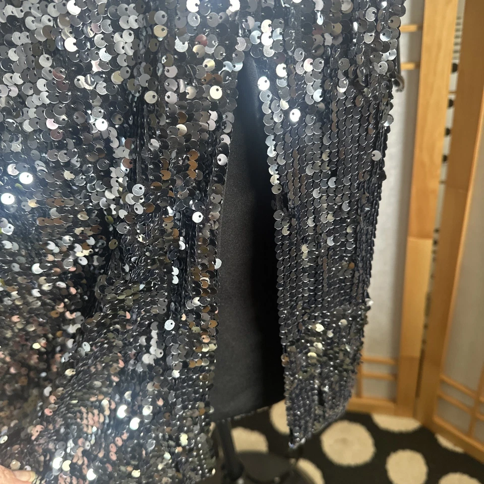 NINE WEST 黑色带银色亮片弹性腰前开衩裙小号二手状况完好 — 第 3/4 张图片