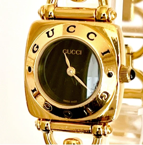 [EXC+5] GUCCI 6400 L Qz or fabrication suisse cadran noir montre femme vintage JAPON