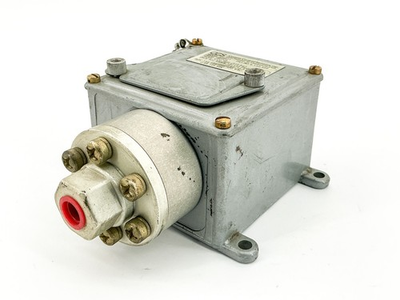 #ad #ad New Custom Control Sensors Inc 604G11 Pressure Switch 4500PSIG 480VAC No Box $264.95