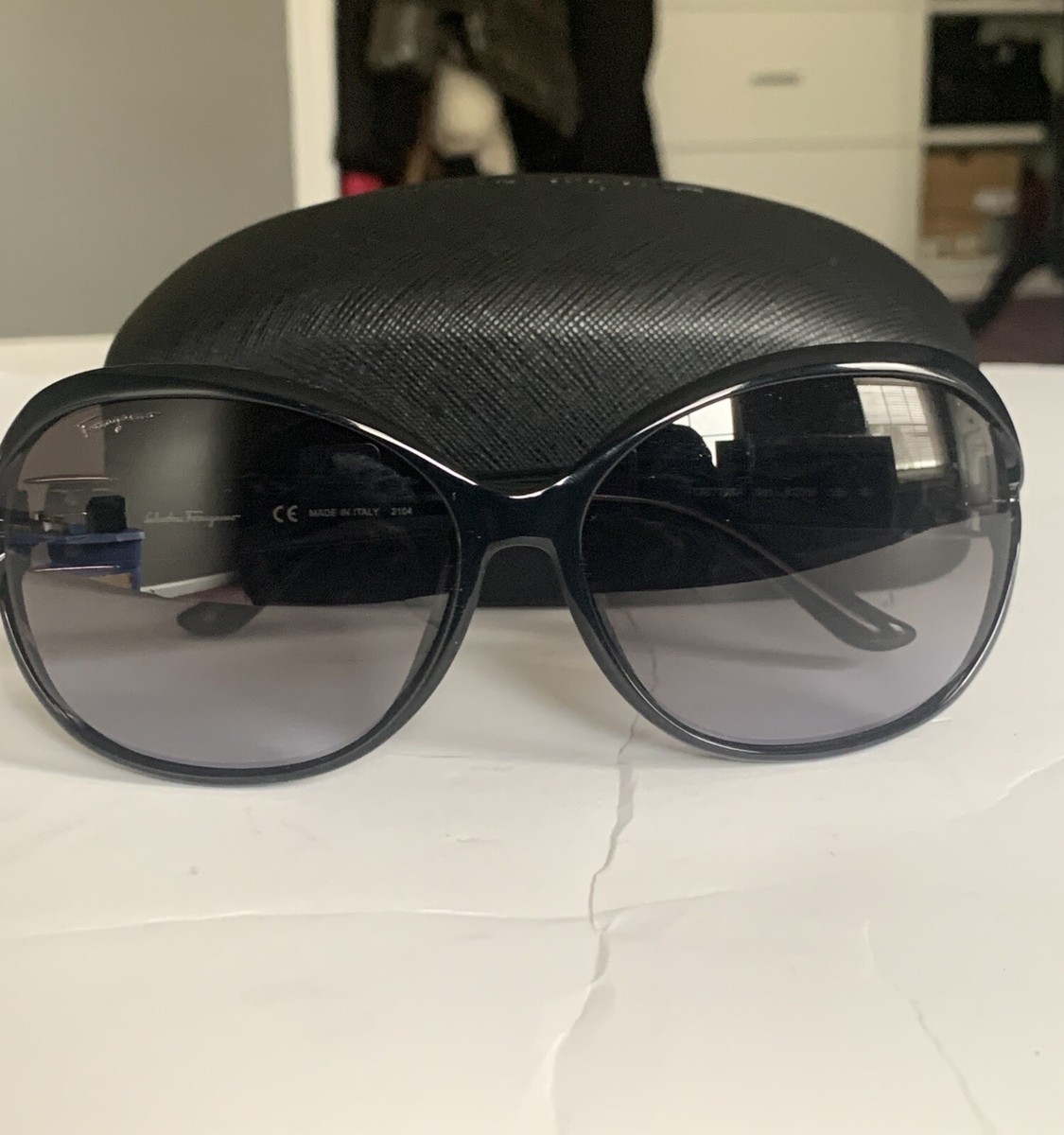 Salvatore Ferragamo Oversized Black Sunglasses SF770SA  display picture 1