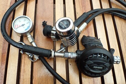 Scuba diving regulators Apeks DIN Tek 3 with XTX 50 on 2 meter hose & spg