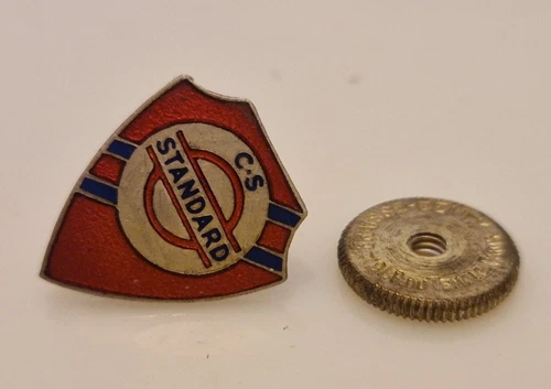 Standard Oil - Enameled Metal Buttonhole / Pin's L. 1.9 cm - 1950s