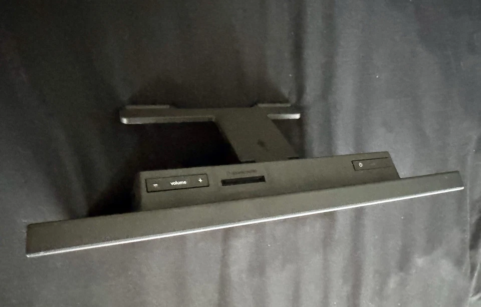 Kodak EasyShare M820 8" Digital Picture + Extra Red Removeable Frame & 2 Silvers - Image 3 of 4