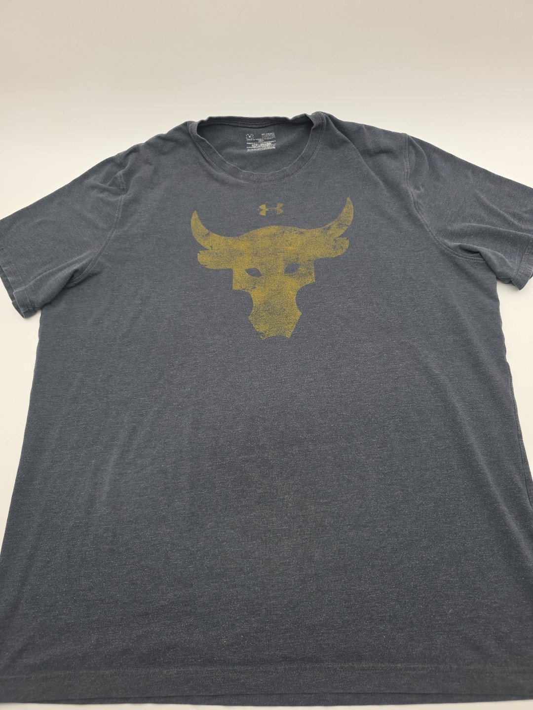 Project Rock Under Armour T-Shirt Men XL Gray Graphic Bull Logo Tee.#45200