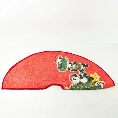 Tapis De Sapin Rond En Diamètre 34" Rouge En Coton Quilté Panda Famille - Photo 1/4