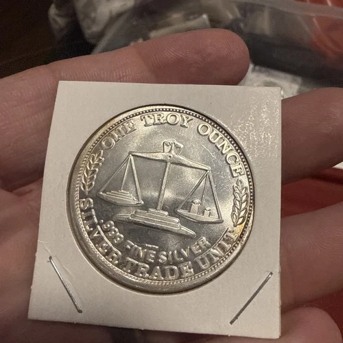 1 oz silver rounds .999 Pure Silver United States Of America BU Must Have