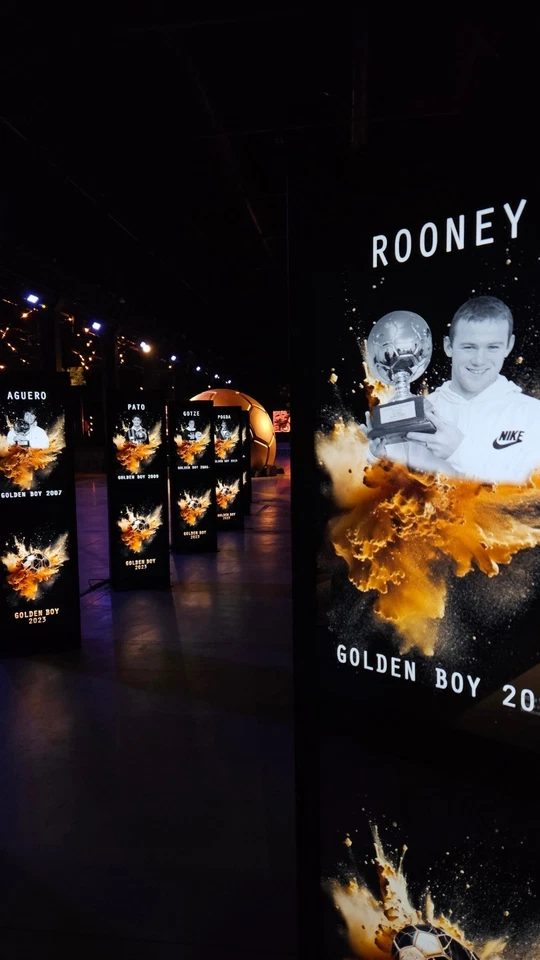 Totem Multimediale DOPPIO SCHERMO 40'' + Retro con Gaming station - Immagine 3 di 4