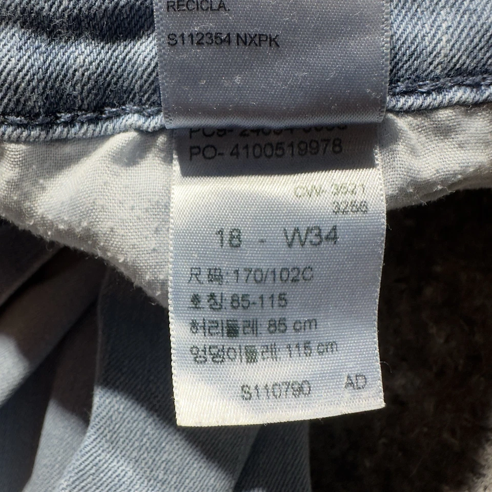 Signature By Levi Strauss Mid Rise Capri Light Blue Denim Stretch Womens Sz 18 - Image 4 of 4