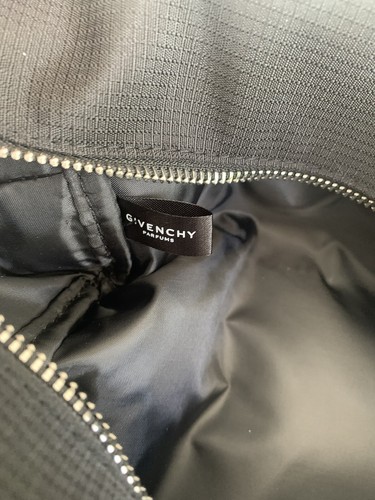 Givenchy Parfums Bolsa Negra con Cremallera Bolsa de Viaje de Aseo Nueva en Caja - Imagen 7 de 11