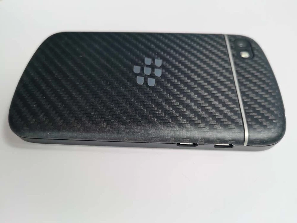 BlackBerry Q10 - Unlocked 8MP 4G 16GB storage OS10 Cellphone (Verizon Wireless) - Image 4 of 4