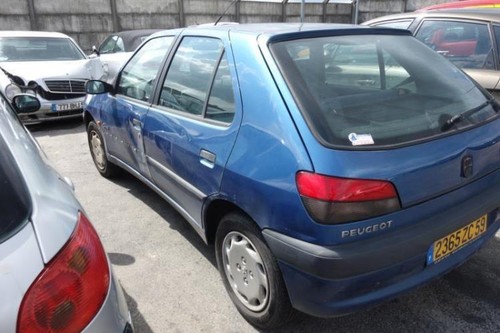 Étrier De Frein Avant Droit Pour Peugeot 306 Phase 2 (2.0 HDI) - Occasion, Bon état, Kilométrage 344918 Km