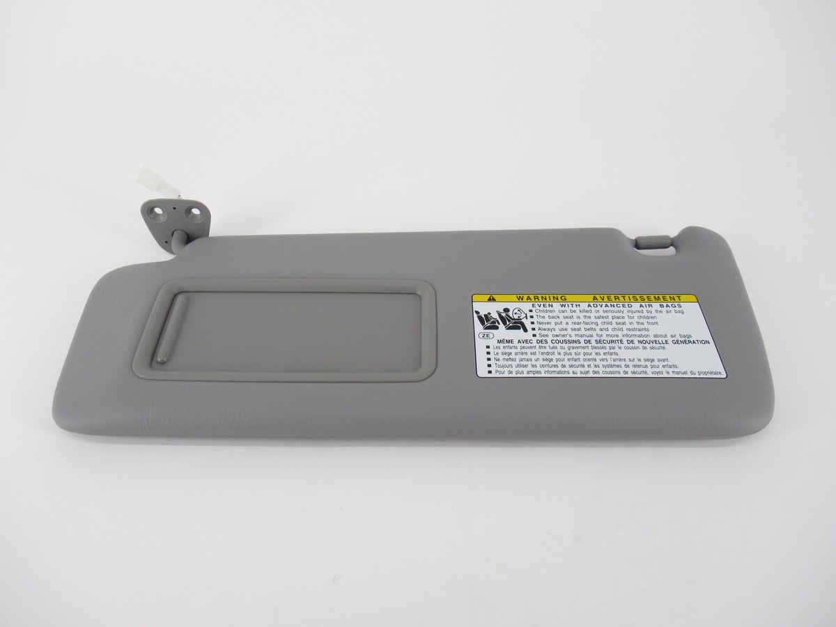 Genuine OEM Toyota 74320-48270-B0 Driver LH Sun Visor w/ Lamp 2004