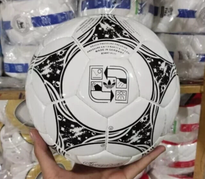 ADIDAS Questra FIFA World Cup 1994 Official Match Soccer Ball Size