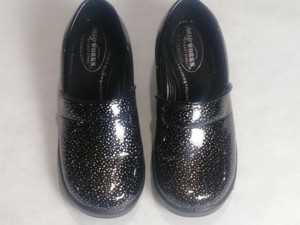 easy street nursing shoes