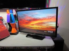 Gorgeous Samsung 28  UN28H4000 720p LED TV No...