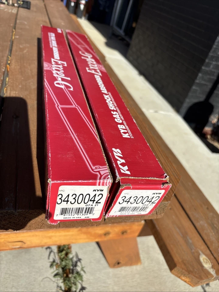 Amortiguadores traseros Honda Civic KYB 3430042 nuevo recambio 2016-2021 Foto 2 de 4