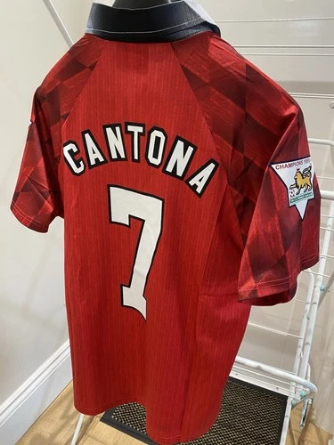 Manchester United Home Umbro Retro Home Shirt 1996/97 Cantona 7 Size Small