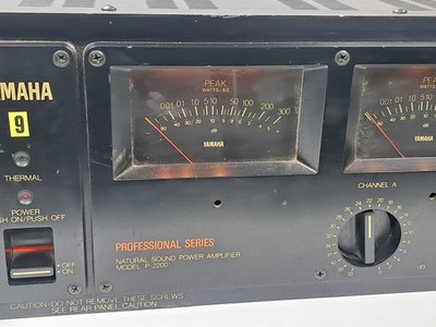 Yamaha P-2200 Vintage Professional Series Stereo Power Amplifier