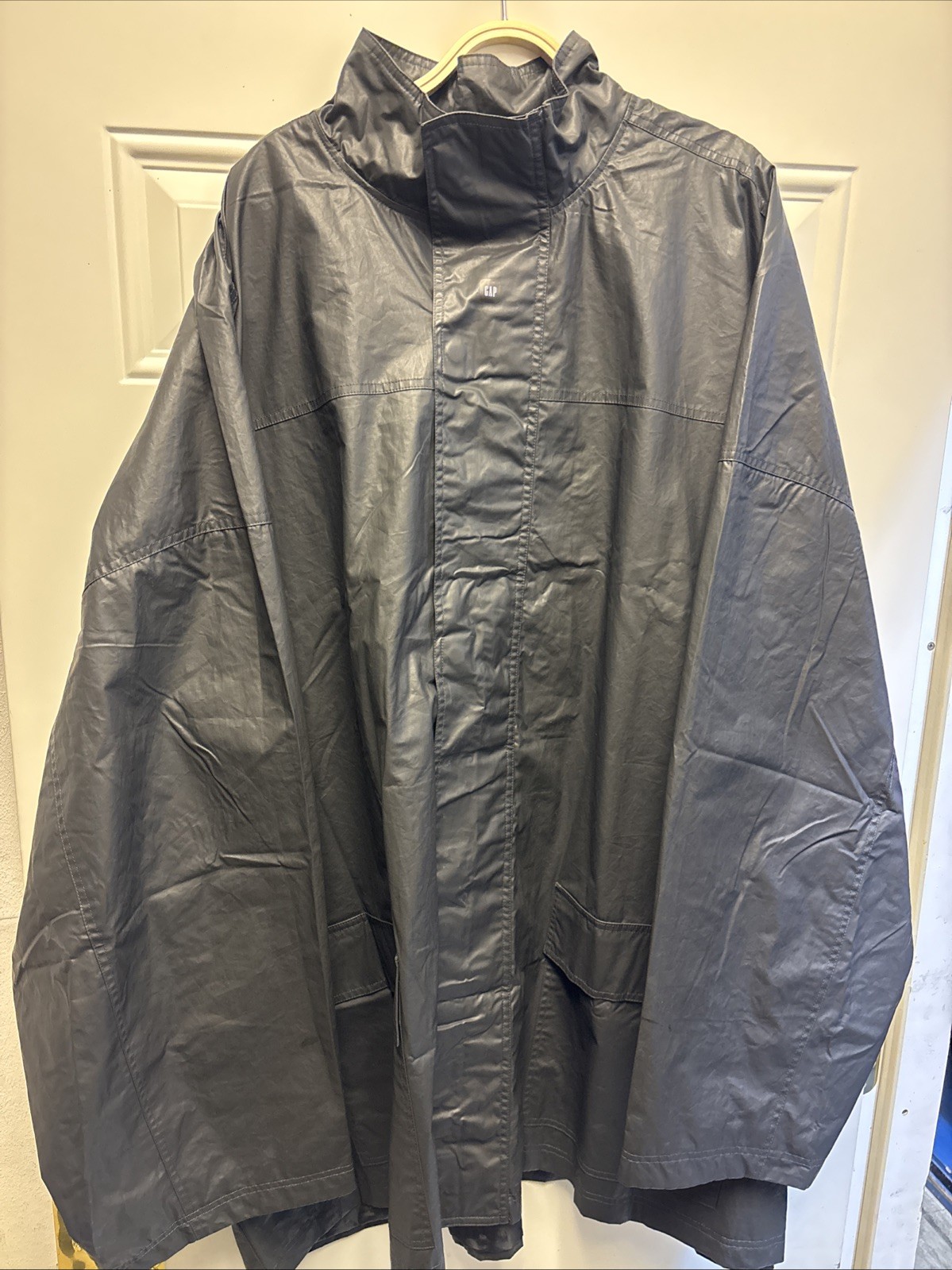 Yeezy Gap Engineered by Balenciaga Coated Cotton Light Parka (L) 