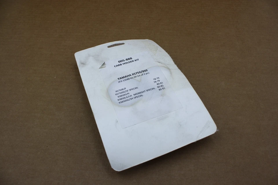 CONJUNTO DE 3 SUPORTES DE CARBOIDRATOS PARA BOTAS COLETOR DE ADMISSÃO YAMAHA XS750 & XS850 FABRICADAS NO JAPÃO - Imagem 3 de 4