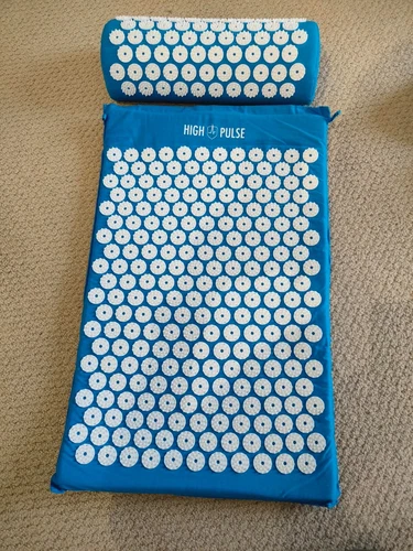 Acupressure Mat and Pillow to Relieve Pain and Tension - HARDLY USED