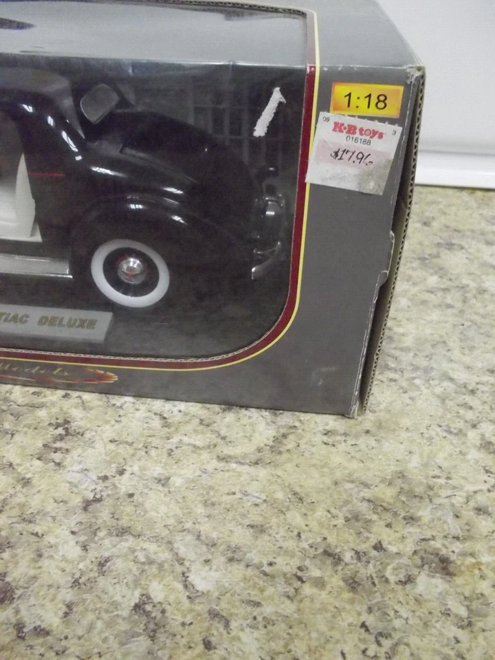 1936 Pontiac Deluxe Signature Models Car 1/18 Die Cast NIB In Box - Image 3 of 4