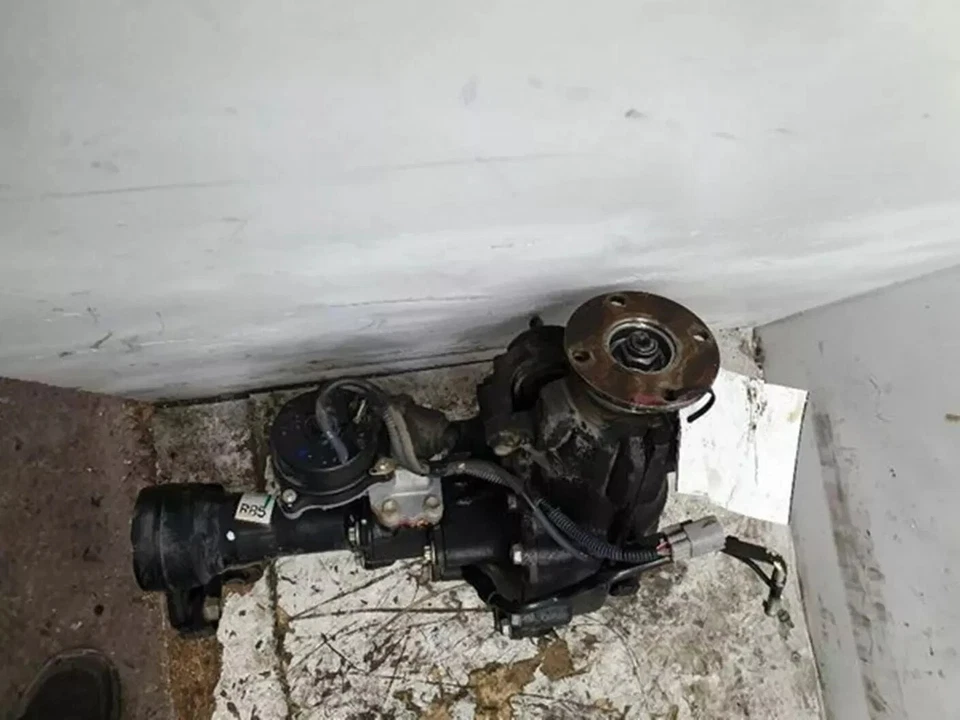 Toyota Tundra 2000-2006 portador diferencial delantero 8 cilindros relación 3,9 L OEM Foto 2 de 4