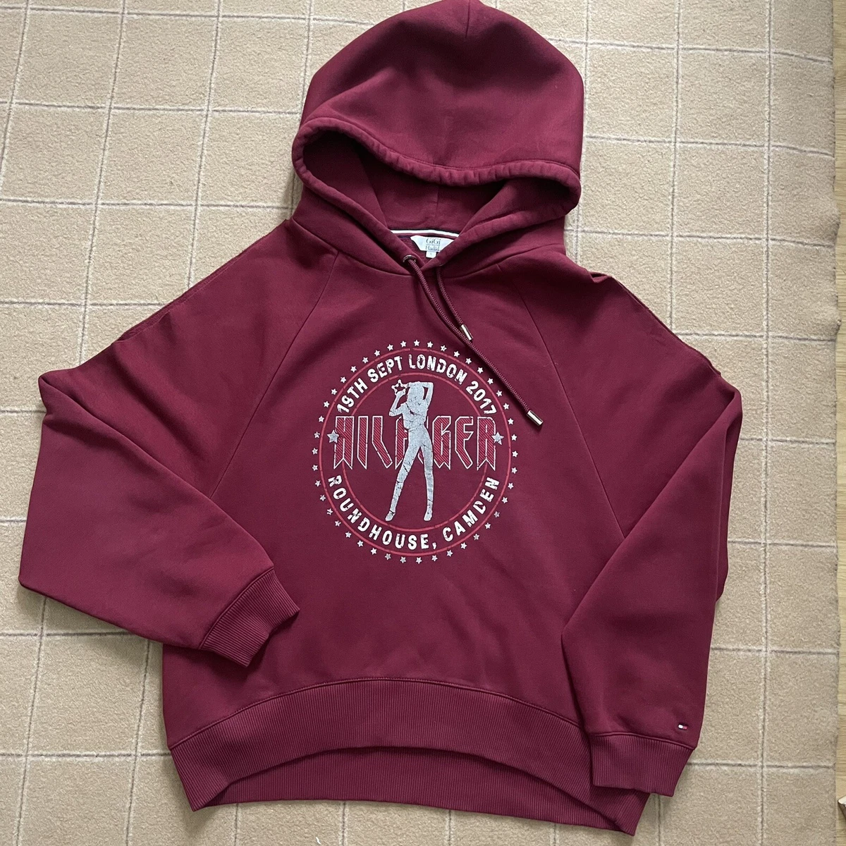 Gigi hadid shop tommy hilfiger hoodie