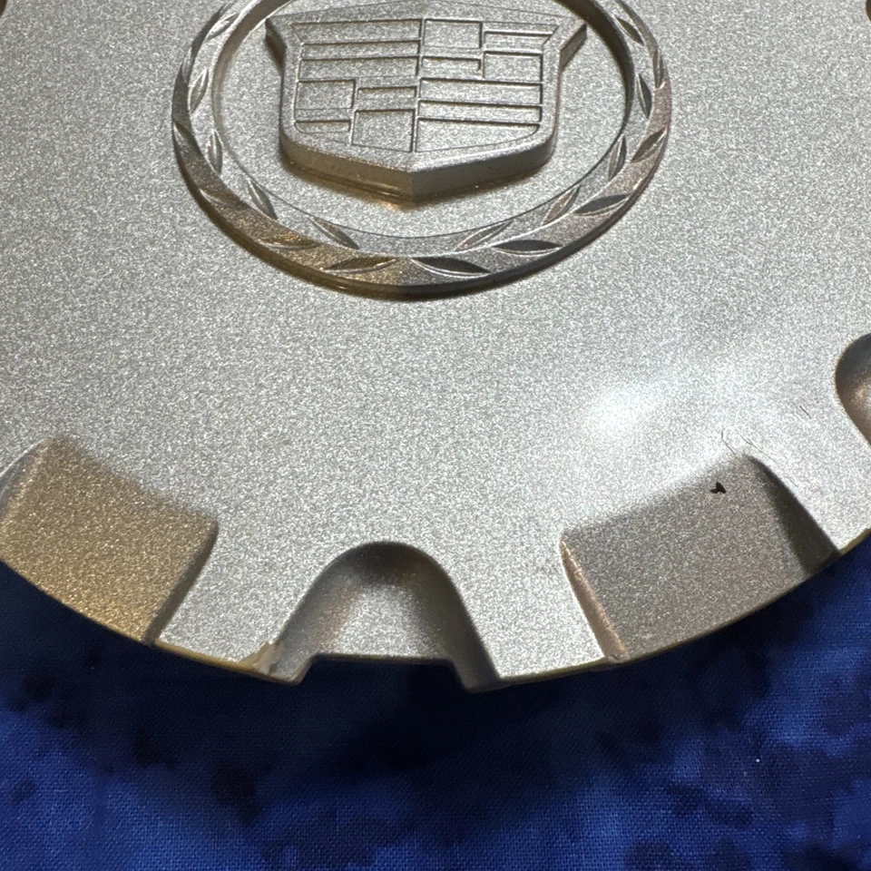 2003-2006 Cadillac SRX OEM 17" Silver Wheel Center Cap 9596272 - Image 4 of 4