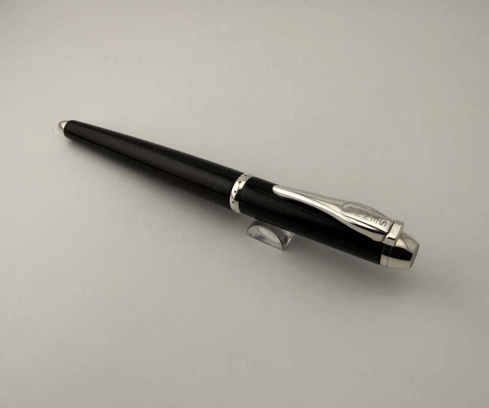 Pluma Estilográfica Montegrappa Ayrton Senna Edición Especial Fibra de Carbono Oro 18K Nuevo en Caja Foto 2 de 4