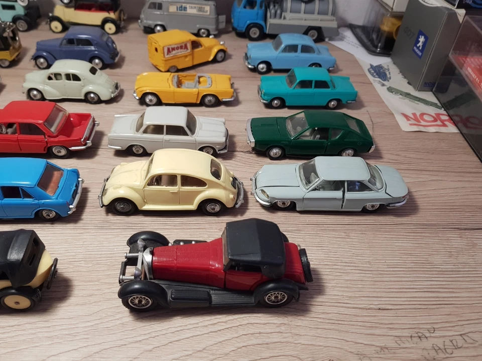 JOUET ANCIEN NOREV 1/43 ENSEMBLE DE 32 VÉHICULES POUR PIÈCES - Photo 2/4