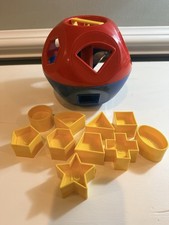 Tupperware Shape-O-Ball Red  Blue Shape Sorter with 10 Yellow Geometric Shapes